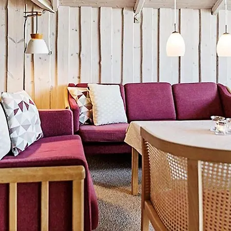 8 Person In Sydals-by Traum *