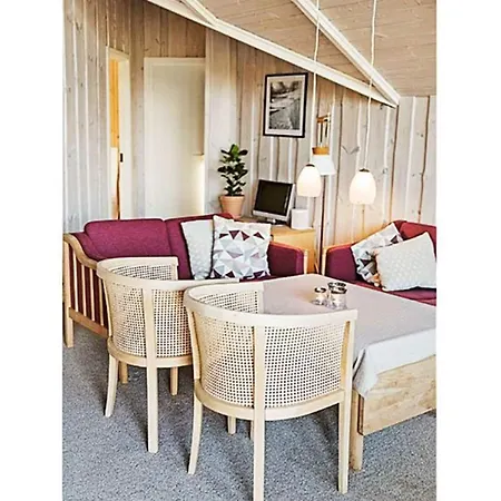 8 Person In Sydals-by Traum *