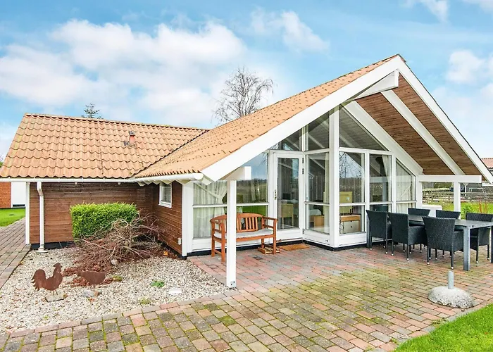 8 Person In Sydals-by Traum *