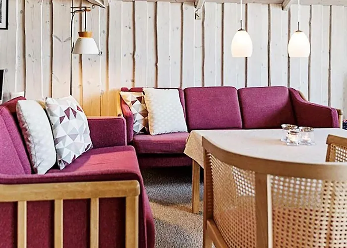 8 Person In Sydals-by Traum *